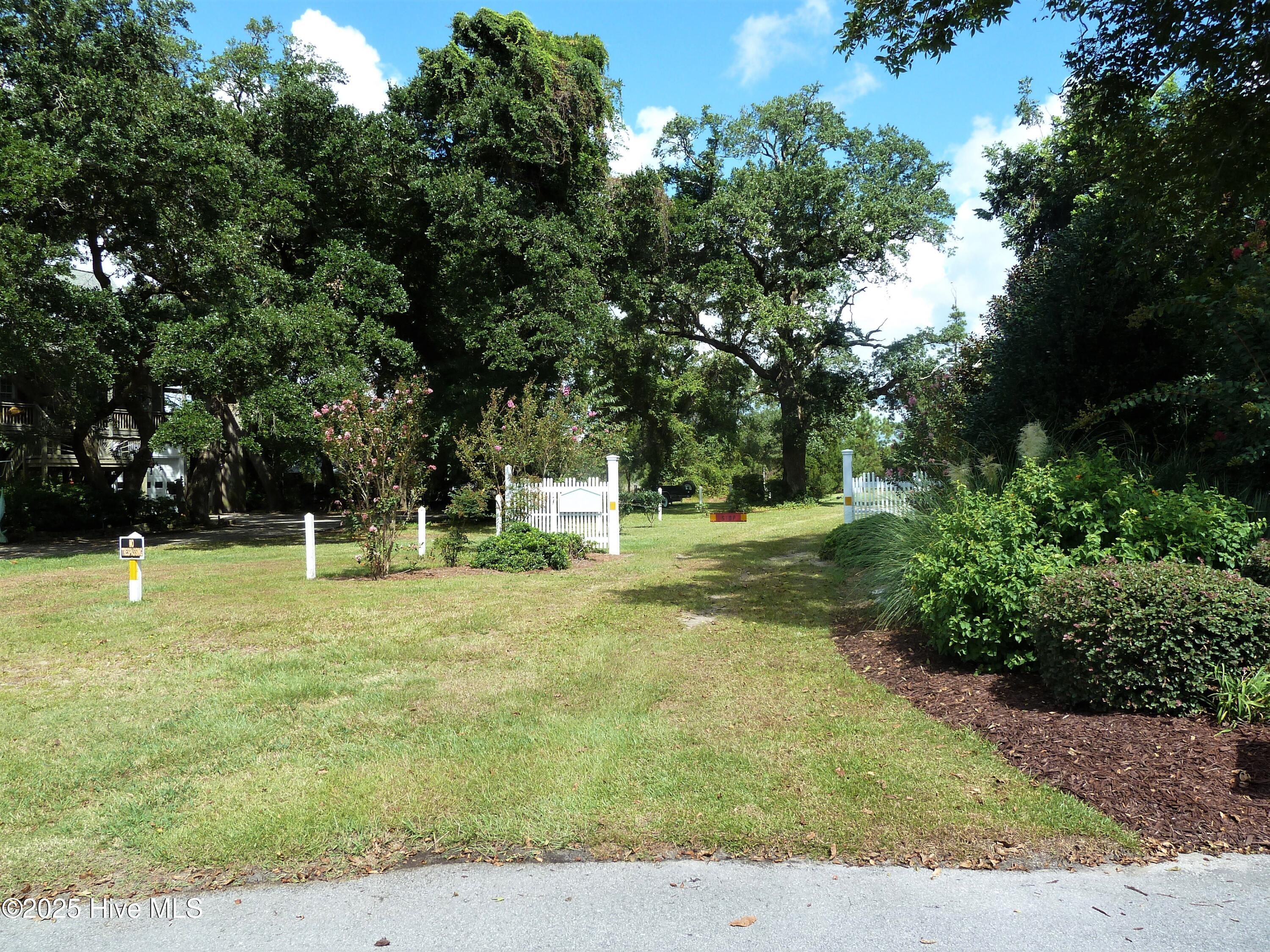 111 Jade Street Beaufort, NC 28516 - Photo 54 of 72 common area entrance 2