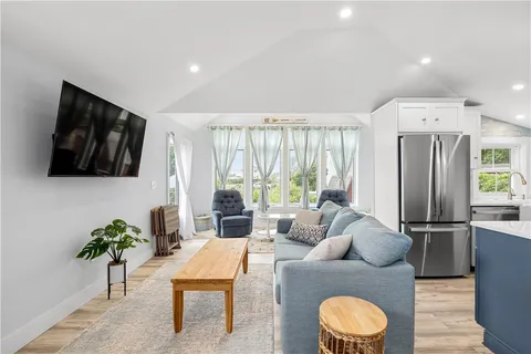 $699,000 | 39 Edwards Avenue, South Kingstown, RI 02879
