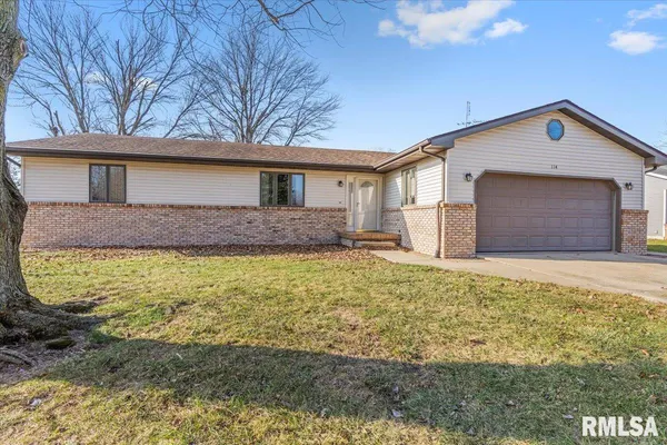 $199,900 | 114 Lippold Street, Farmersville, IL 62533