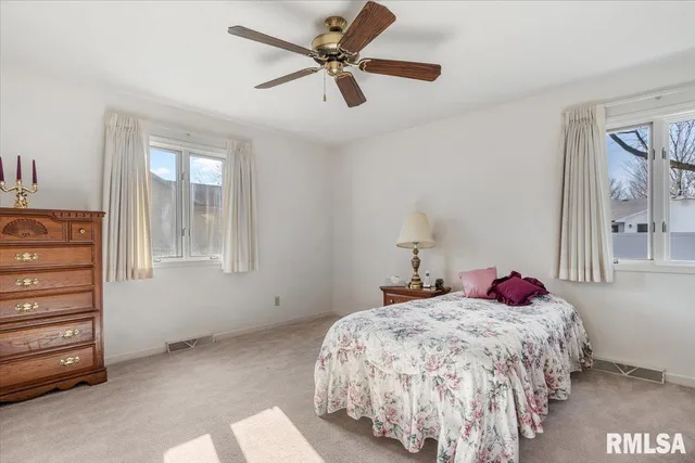 $199,900 | 114 Lippold Street, Farmersville, IL 62533