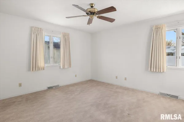 $199,900 | 114 Lippold Street, Farmersville, IL 62533