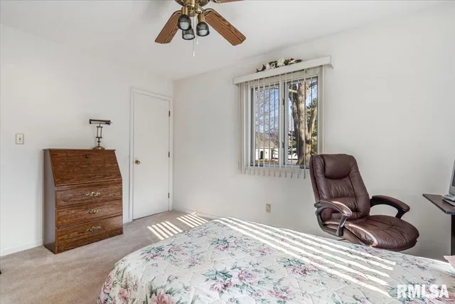 $199,900 | 114 Lippold Street, Farmersville, IL 62533