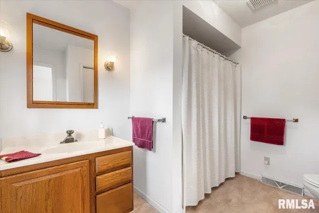 $199,900 | 114 Lippold Street, Farmersville, IL 62533