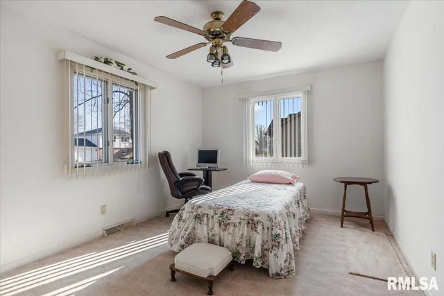 $199,900 | 114 Lippold Street, Farmersville, IL 62533