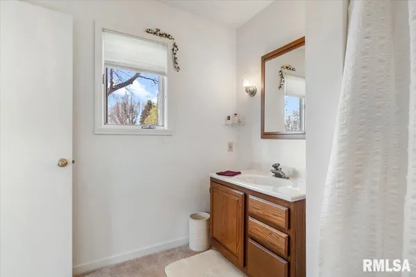 $199,900 | 114 Lippold Street, Farmersville, IL 62533