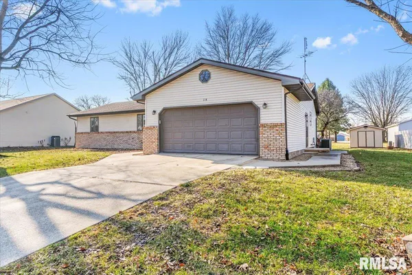 $199,900 | 114 Lippold Street, Farmersville, IL 62533