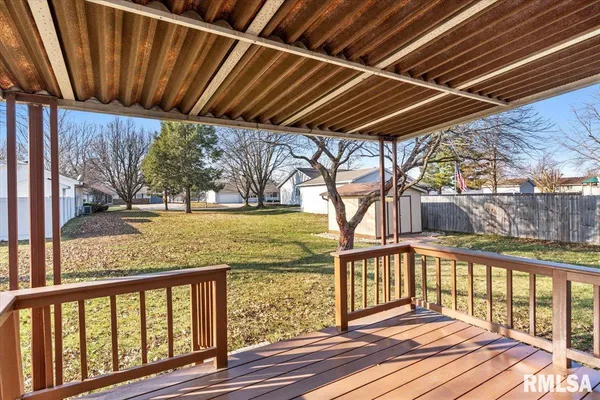 $199,900 | 114 Lippold Street, Farmersville, IL 62533