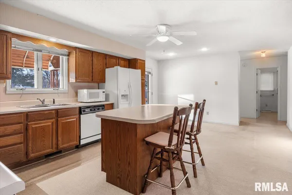 $199,900 | 114 Lippold Street, Farmersville, IL 62533