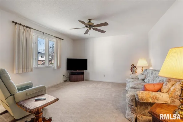 $199,900 | 114 Lippold Street, Farmersville, IL 62533