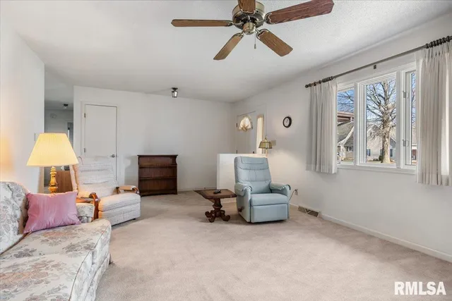 $199,900 | 114 Lippold Street, Farmersville, IL 62533