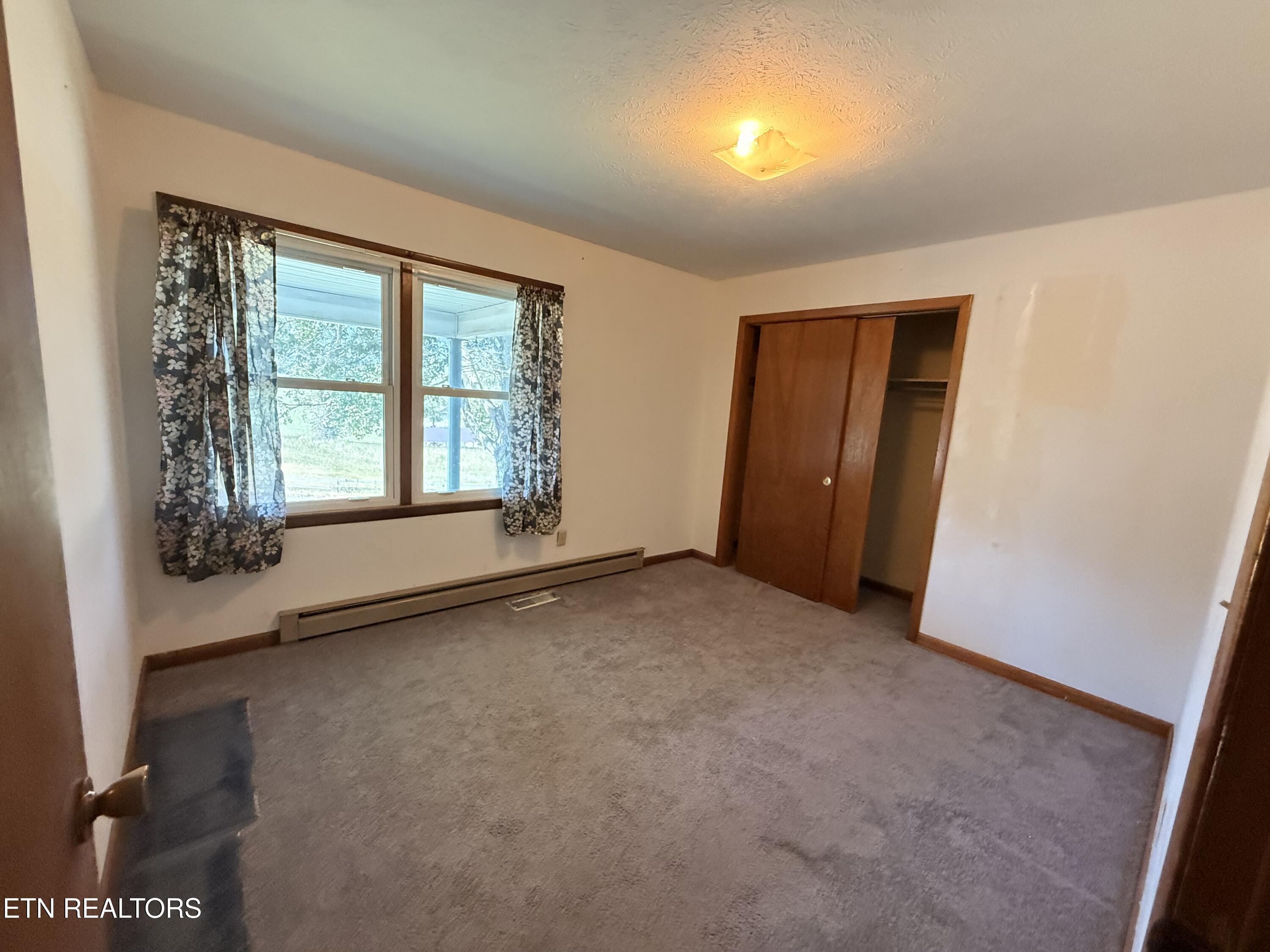 295 Allen Rock Road Ewing, VA 24248 - Photo 11 of 18 IMG_3681
