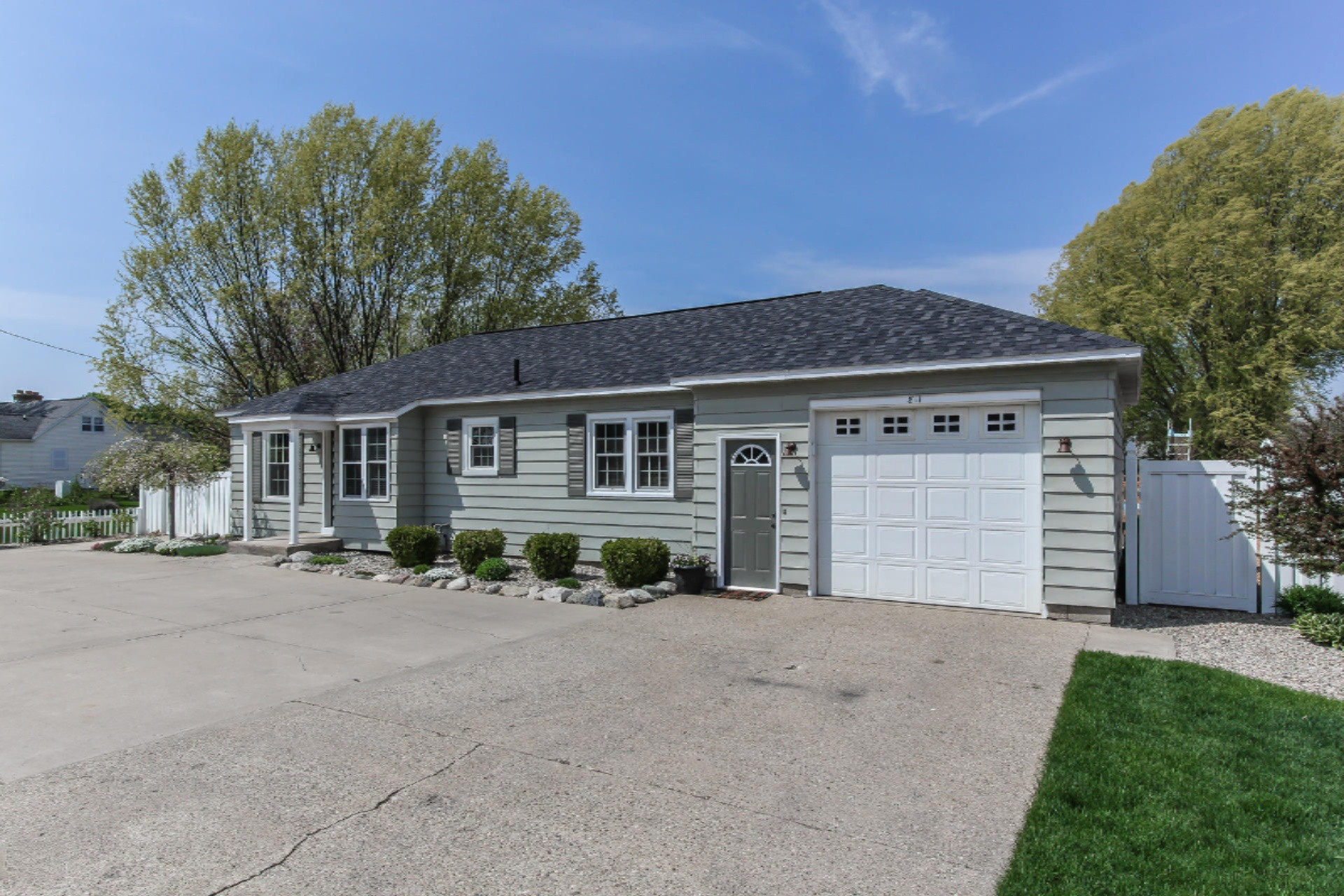 811 Port Sheldon Street Jenison, MI 49428 - Photo 3 of 33 004-Front_View-1645475-medium