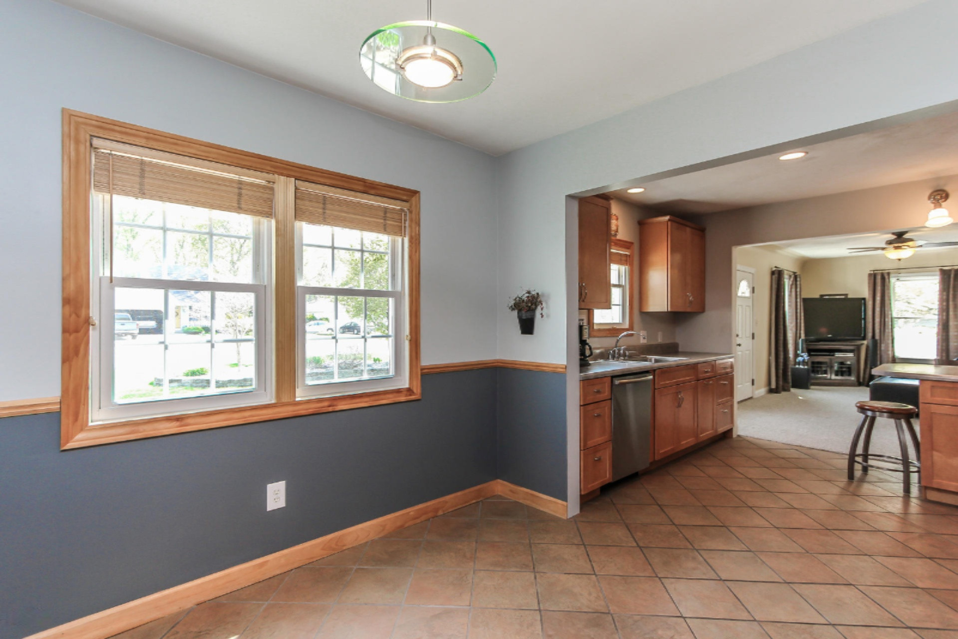 811 Port Sheldon Street Jenison, MI 49428 - Photo 7 of 33 008-Dining_Room-1645504-medium