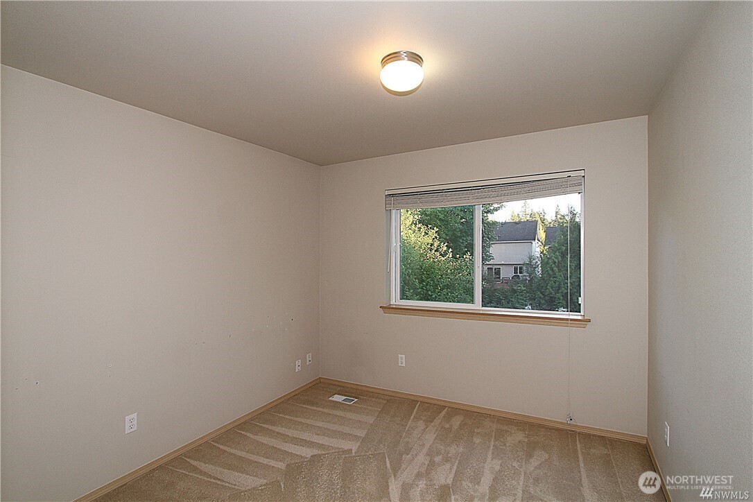 2422 Stafford Way Bothell, WA 98012 - Photo 8 of 18