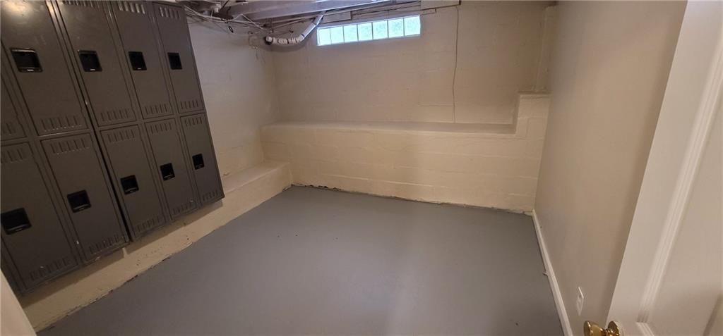 4267 Chamblee Tucker Road Atlanta, GA 30340 - Photo 10 of 12 a view of a small space