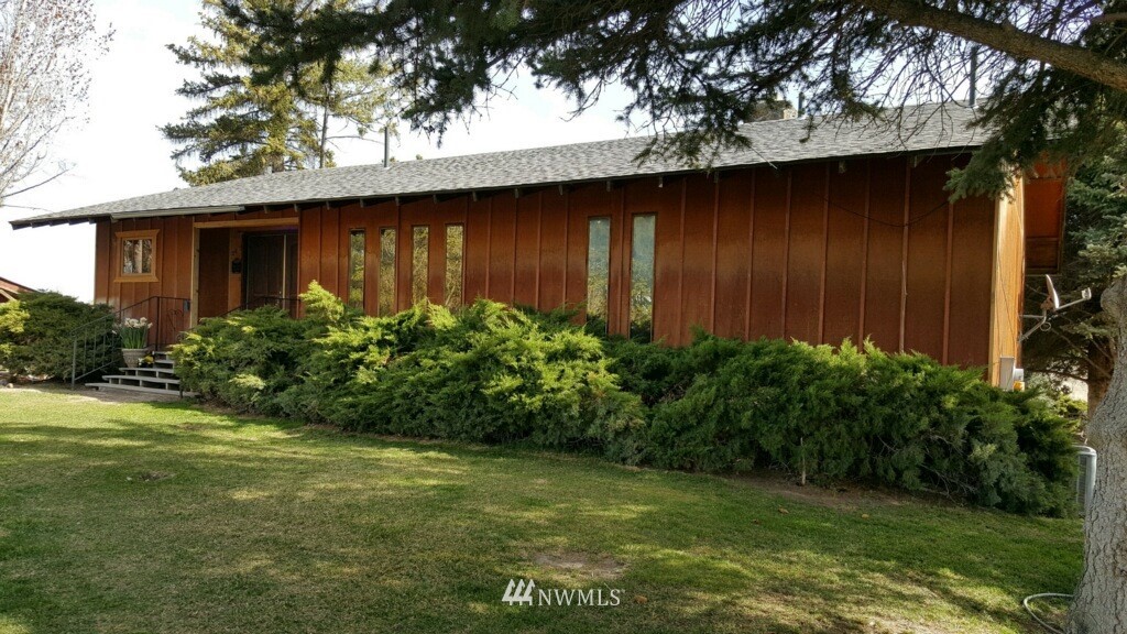 2659 Elgin Road Northeast Moses Lake, WA 98837 - Photo 2 of 14 Gallery Image 2