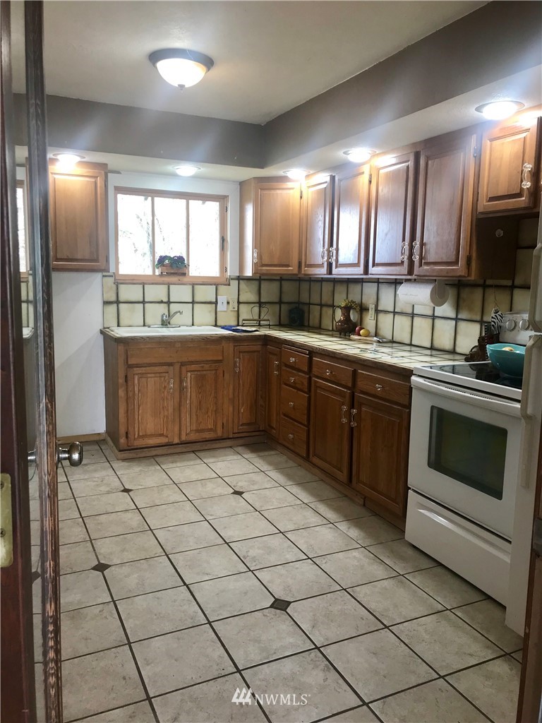 2659 Elgin Road Northeast Moses Lake, WA 98837 - Photo 8 of 14 Gallery Image 8