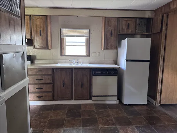 $950 | 854 Queenswood, Montgomery, TX 77316