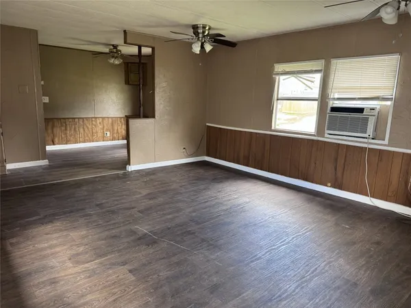 $950 | 854 Queenswood, Montgomery, TX 77316