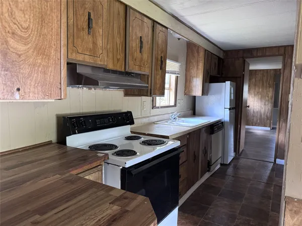 $950 | 854 Queenswood, Montgomery, TX 77316