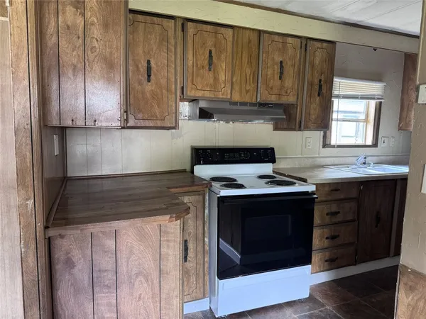 $950 | 854 Queenswood, Montgomery, TX 77316