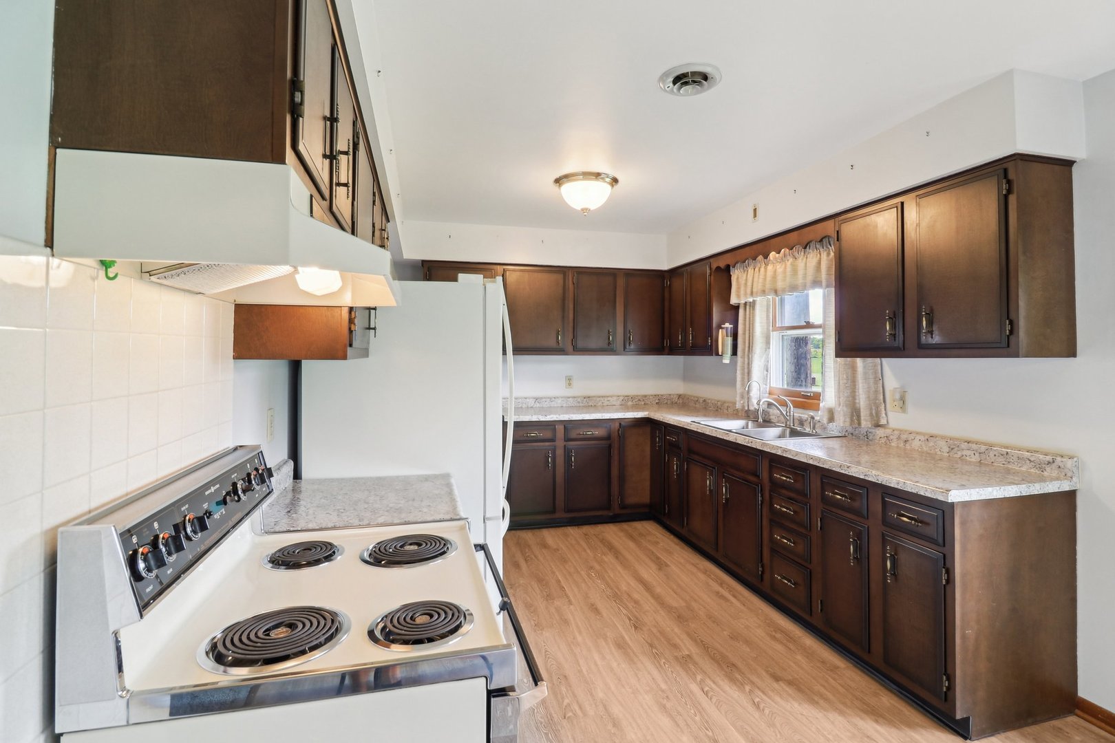 3405 Chukar Road Woodstock, IL 60098 - Photo 11 of 55 Gallery Image 11