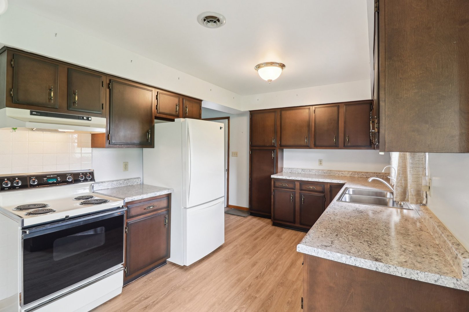 3405 Chukar Road Woodstock, IL 60098 - Photo 10 of 55 Gallery Image 10
