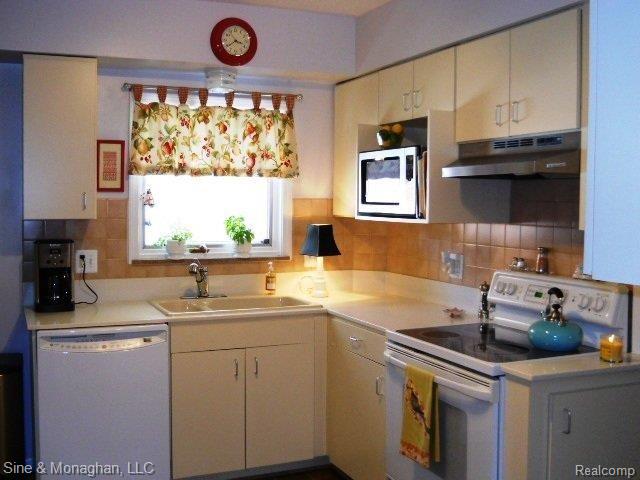 1171 Hawthorne Road Grosse Pointe, MI 48236 - Photo 8 of 24 012.JPG