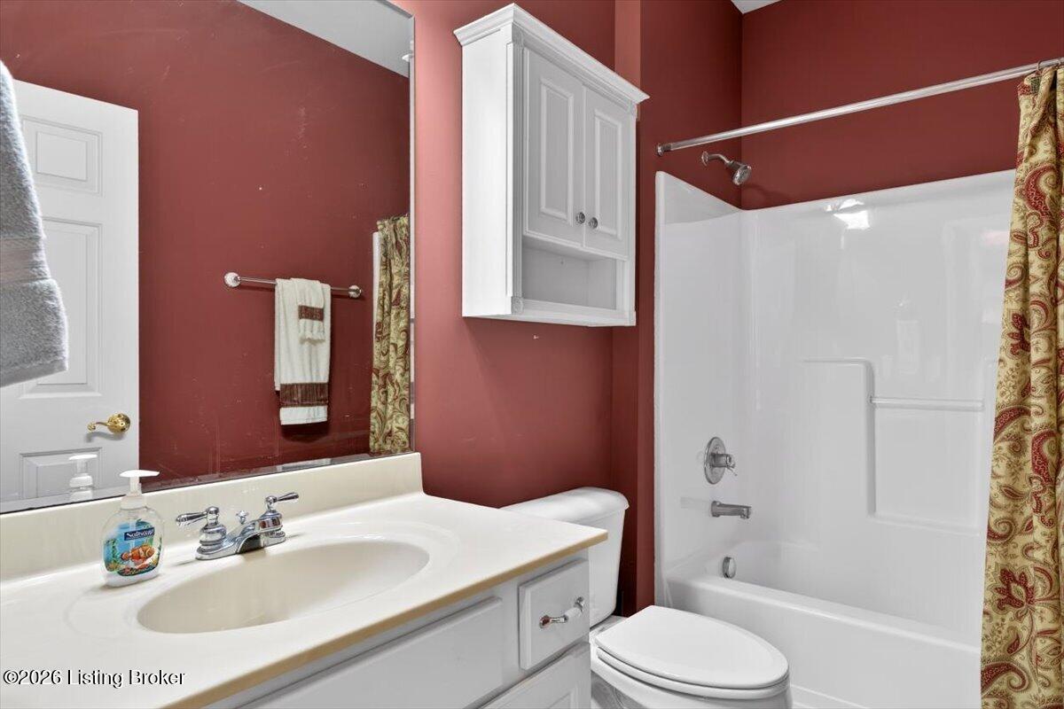 4111 Dolphin Road Louisville, KY 40220 - Photo 30 of 60 Bathroom 2