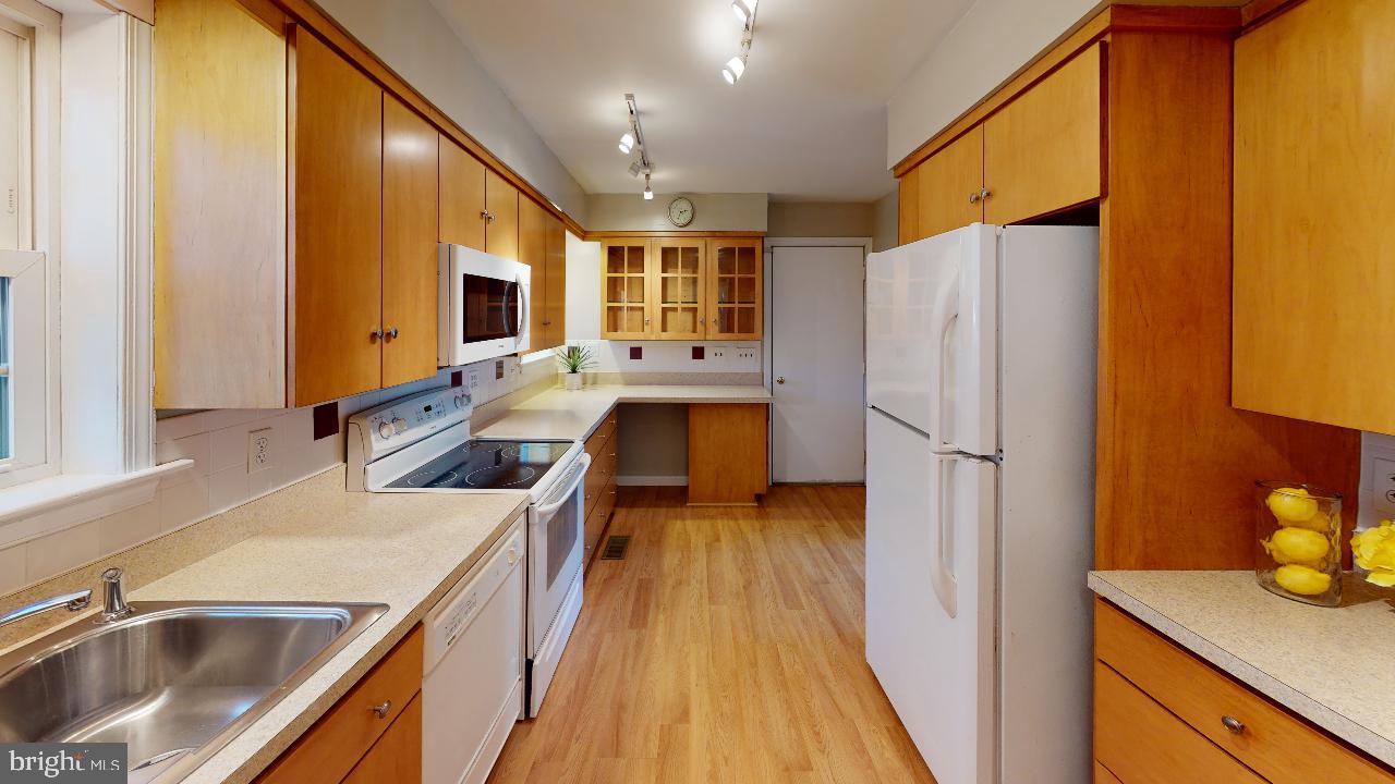 278 Orchard Road Paoli, PA 19301 - Photo 4 of 30 Kitchen