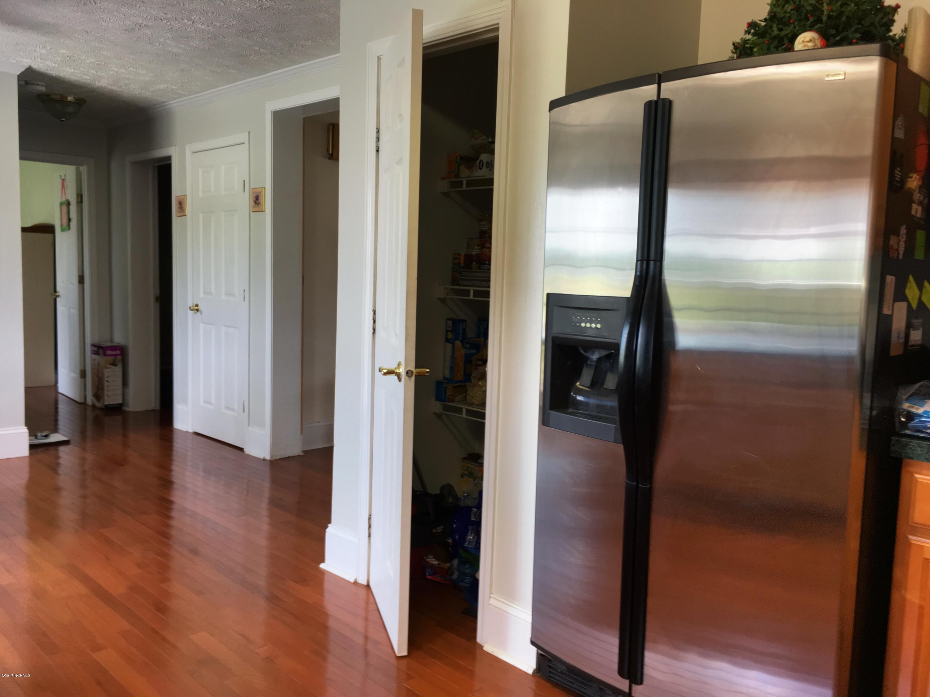 430 Singleton Road Washington, NC 27889 - Photo 16 of 48 20170711_172056988_iOS