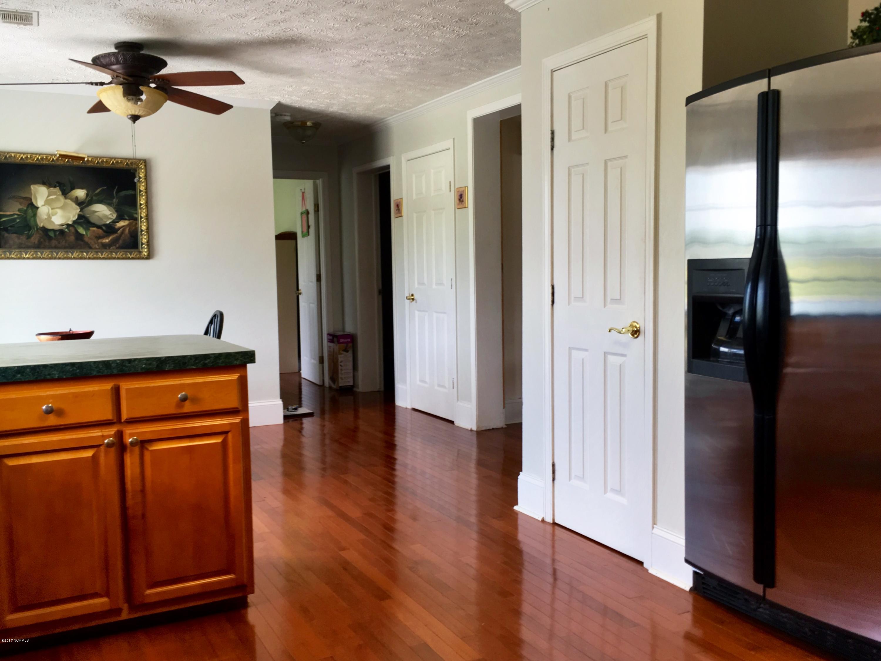 430 Singleton Road Washington, NC 27889 - Photo 18 of 48 20170711_172132219_iOS