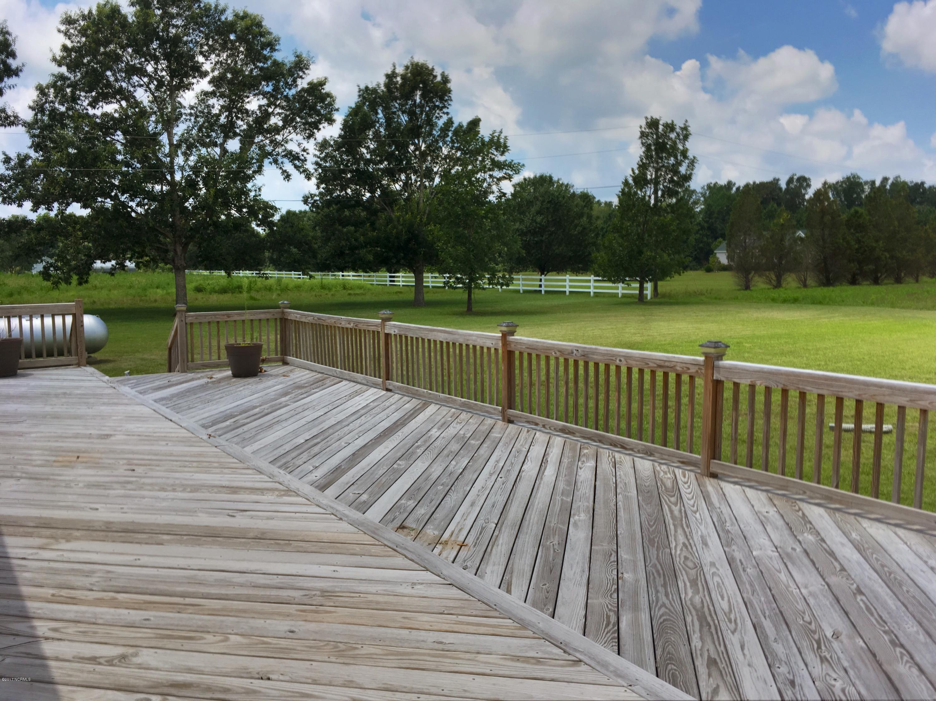 430 Singleton Road Washington, NC 27889 - Photo 39 of 48 20170711_170053111_iOS