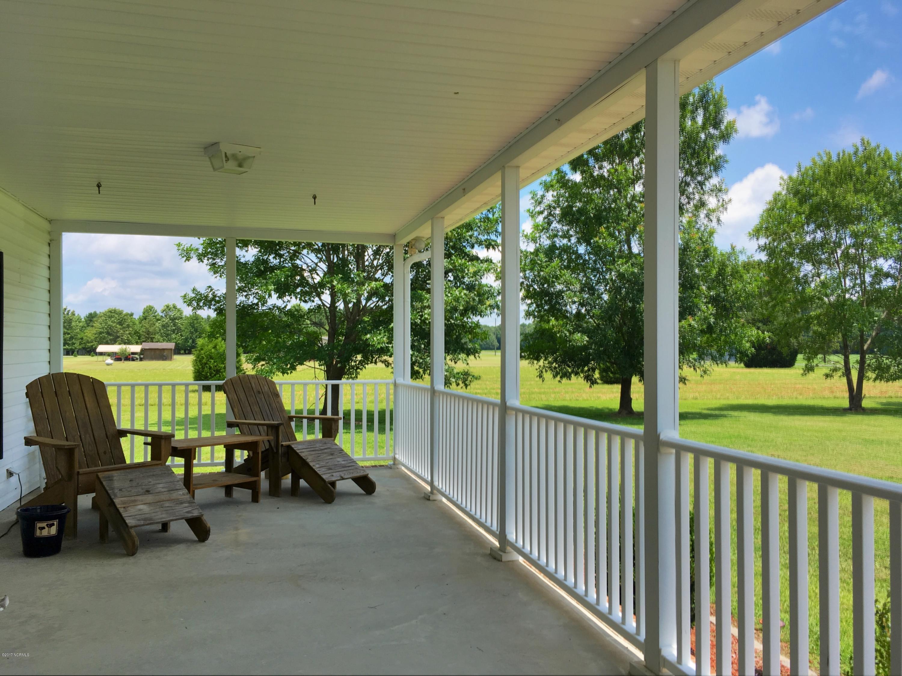 430 Singleton Road Washington, NC 27889 - Photo 4 of 48 20170711_165314166_iOS