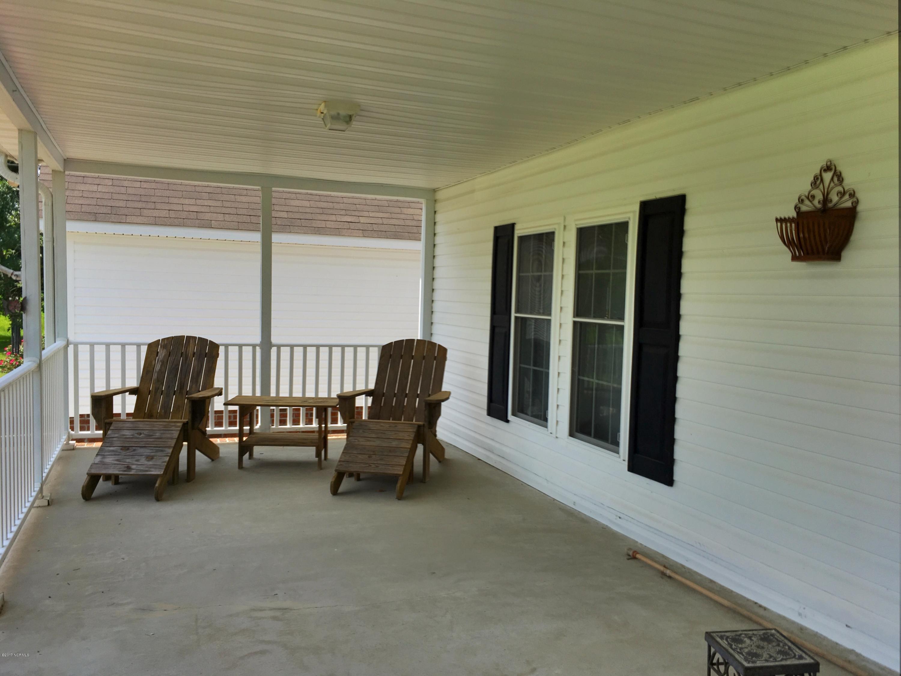 430 Singleton Road Washington, NC 27889 - Photo 5 of 48 20170711_165339081_iOS