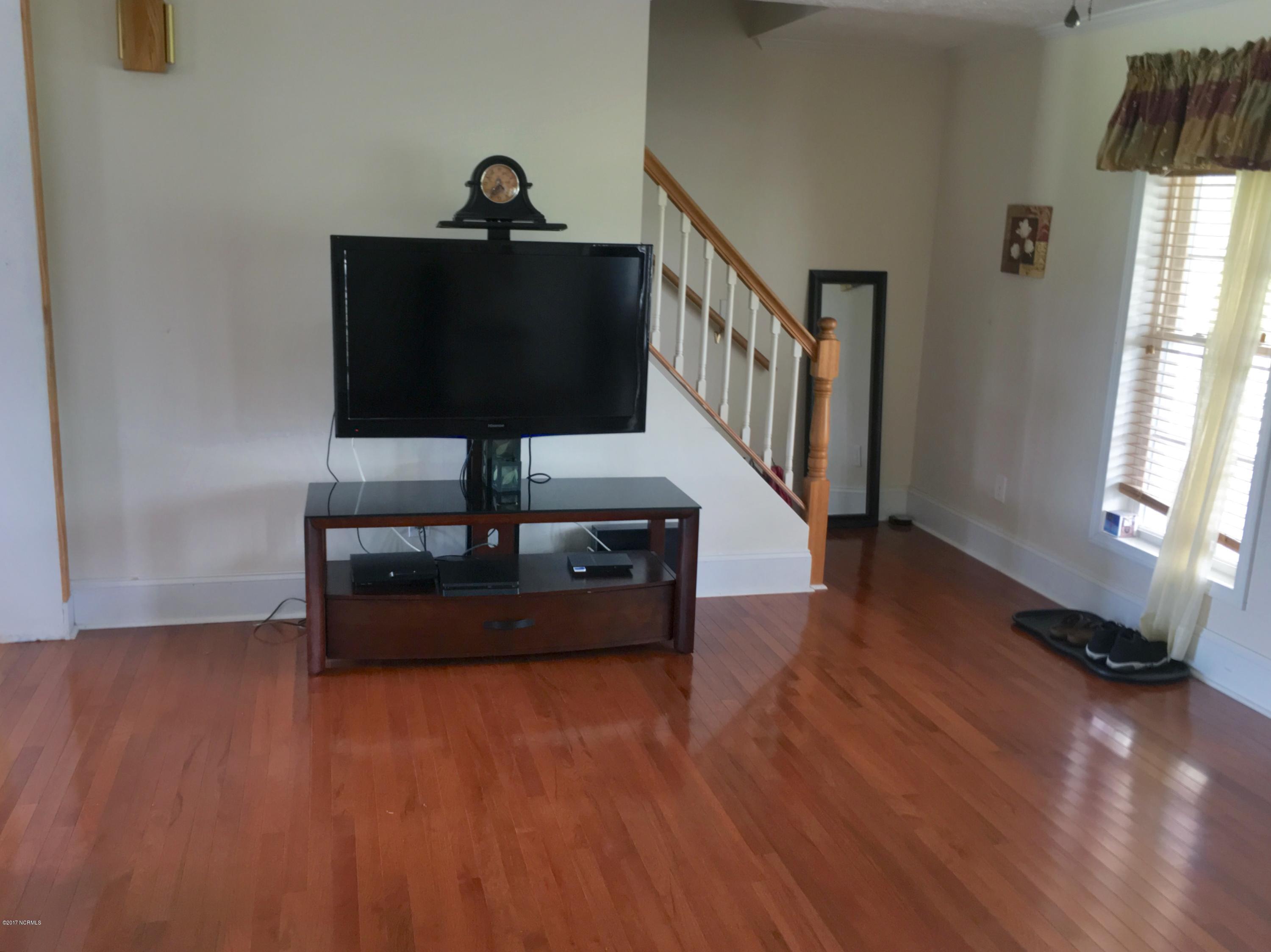 430 Singleton Road Washington, NC 27889 - Photo 8 of 48 20170711_172426022_iOS