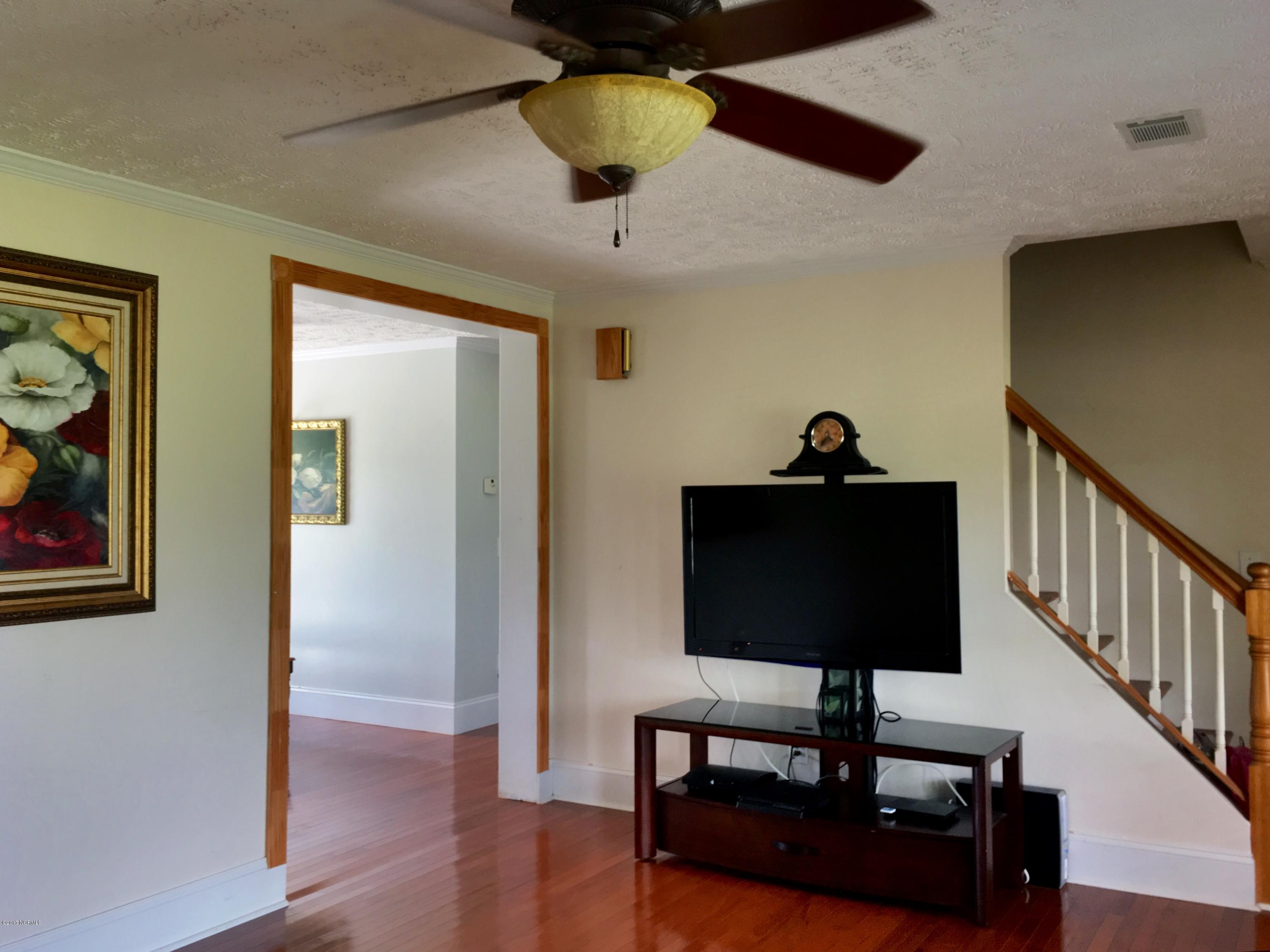 430 Singleton Road Washington, NC 27889 - Photo 9 of 48 20170711_172458179_iOS