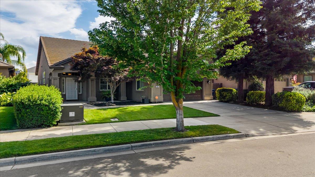 1672 Moonbeam Way Turlock, CA 95382 - Photo 3 of 53