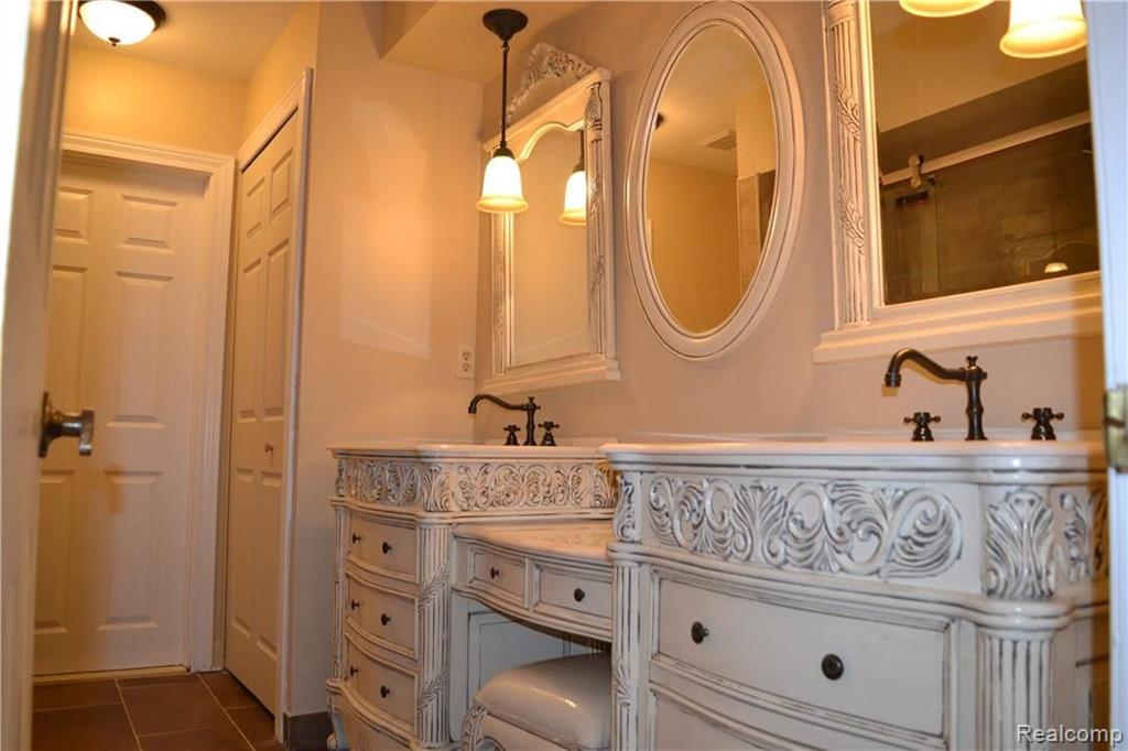 660 Birch Tree Court Rochester Hills, MI 48306 - Photo 27 of 38