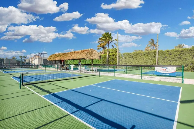 a view of a tennis court
