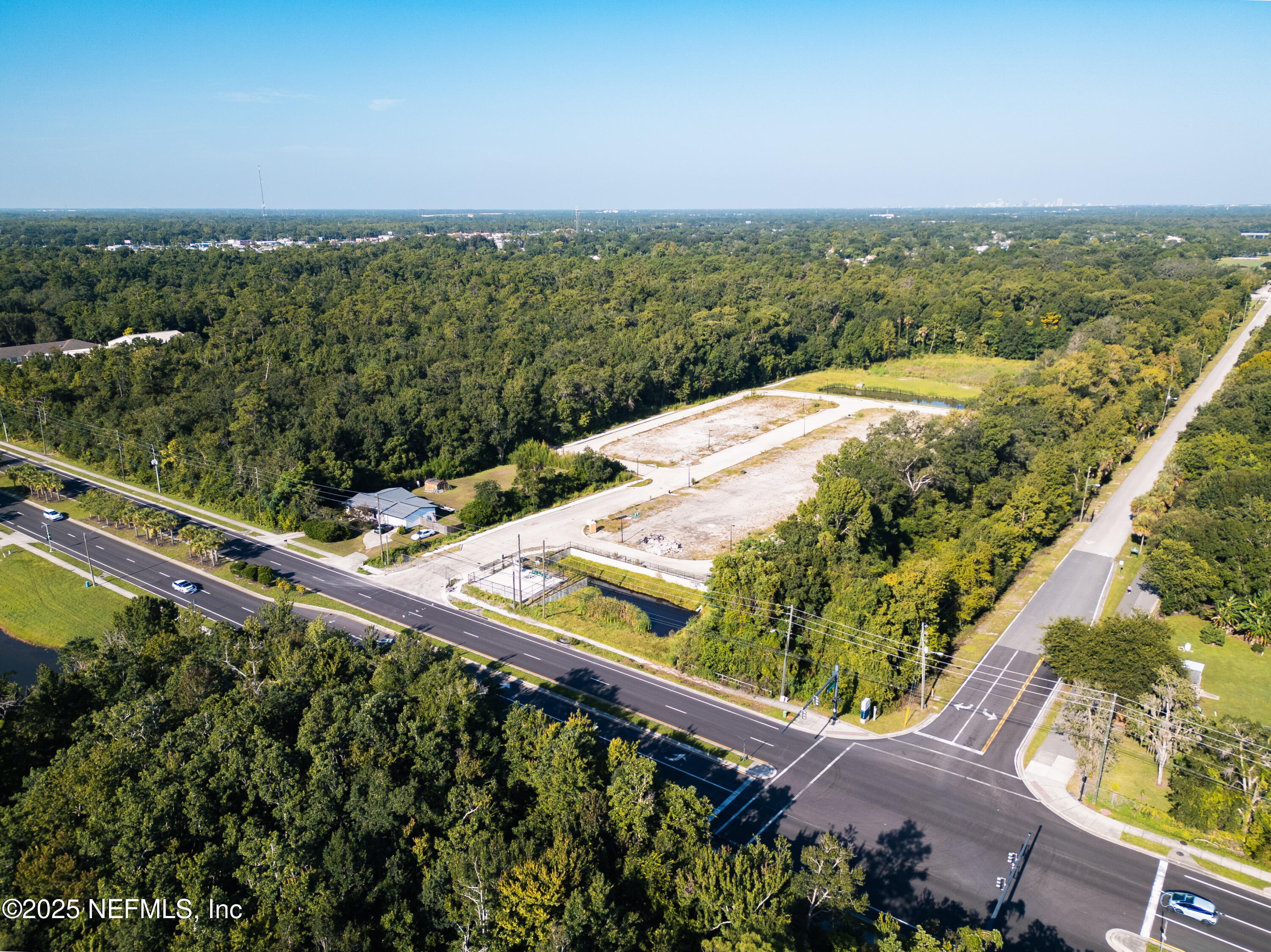 2310 Rouse Road Orlando, FL 32817 - Photo 12 of 14 a view of a balcony with an outdoor space