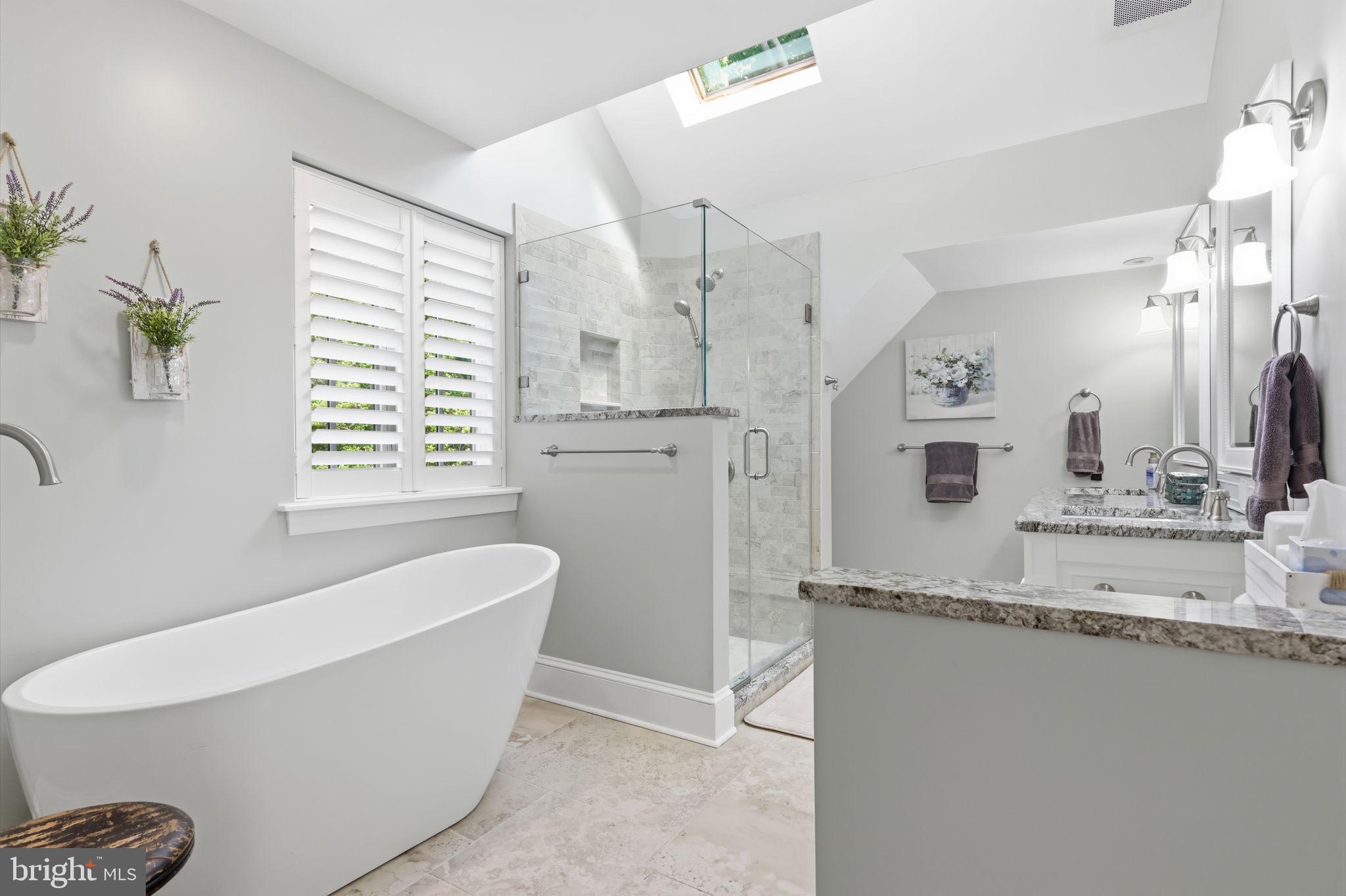 719 Winding Road Jenkintown, PA 19046 - Photo 36 of 71 Primary Ensuite Bathroom