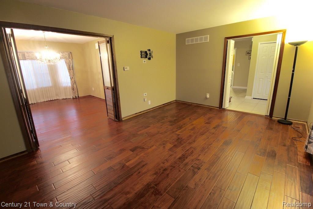 3126 Tamarron Drive Rochester Hills, MI 48309 - Photo 16 of 44