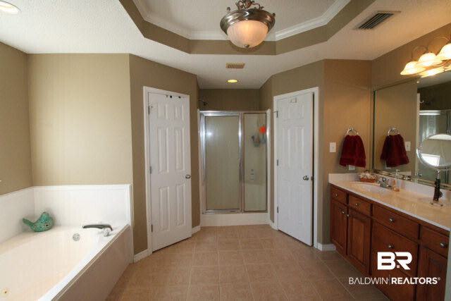 9651 Hampshire Court Mobile, AL 36695 - Photo 13 of 21 Master bath