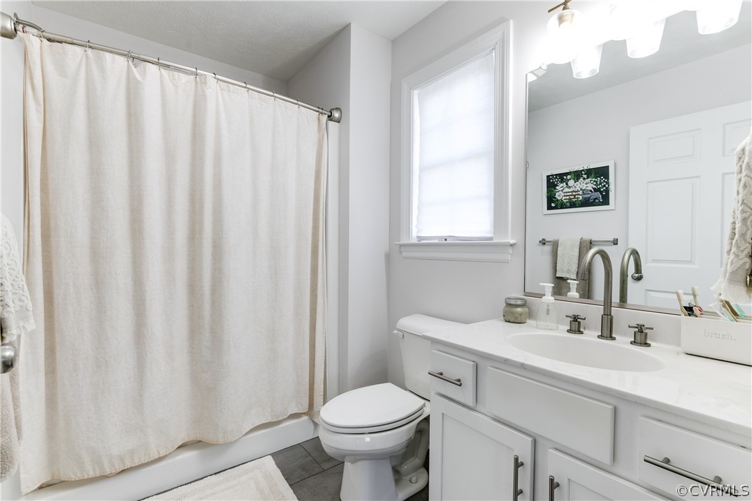 121 Pine Haven Road Aylett, VA 23009 - Photo 24 of 33 En suite of primary bedroom
