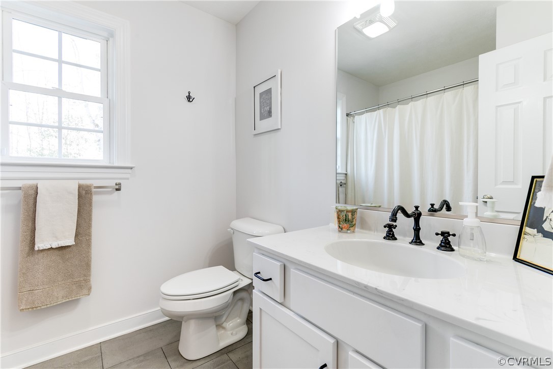 121 Pine Haven Road Aylett, VA 23009 - Photo 27 of 33 Upstairs hall bathroom