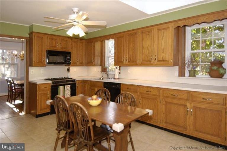 305 Penwood Road Silver Spring, MD 20901 - Photo 16 of 30 Kitchen