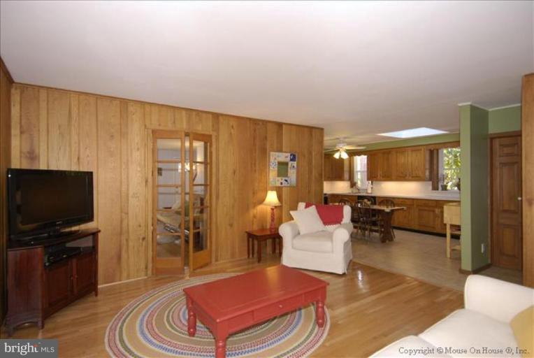 305 Penwood Road Silver Spring, MD 20901 - Photo 19 of 30 Family Room #2