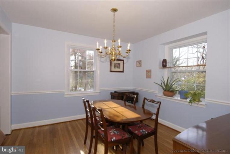 305 Penwood Road Silver Spring, MD 20901 - Photo 20 of 30 Dining Room #2