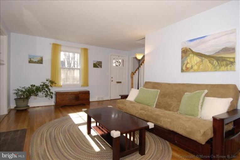 305 Penwood Road Silver Spring, MD 20901 - Photo 21 of 30 Living Room #2